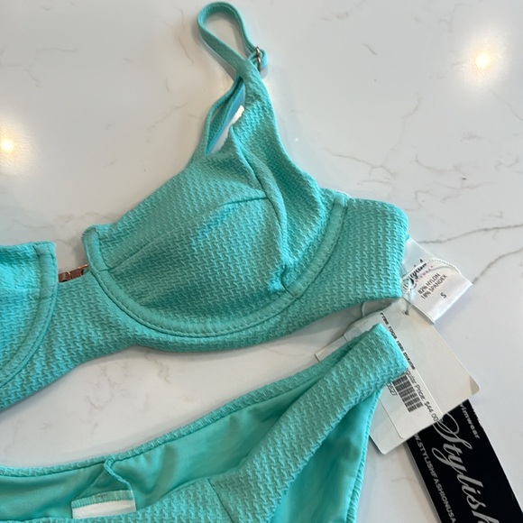 New bikini - Picture 2 of 5